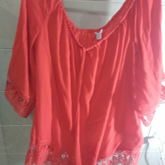 Clothes - Picture 2 of 6